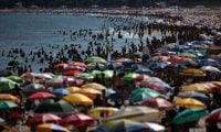 praia durante a pandemia